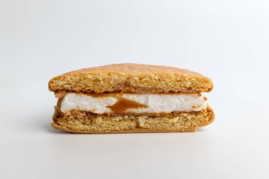 Tatlı turta. Pirinç keki. Injeolmi Lezzeti