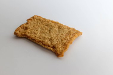 Kızarmış balık köftesi. Sebzeli balık köftesi. Buğulanmış balık ezmesi.