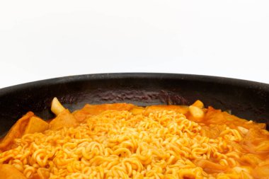 Sebzeli yemekler, balık köfteleri ve pirinç kekleri. Erişte pişiriyorum. Kore 'de popüler yemekler.