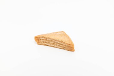 Kızarmış tofu. Üçgen şeklinde kızarmış tofu torbası. Suşi malzemeleri.