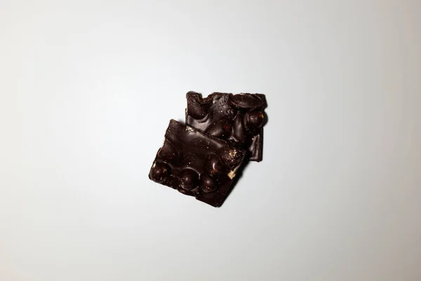 チョコレートのナッツ バーク チョコレート ダークチョコレート 甘いチョコレート — ストック写真