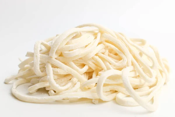 Noodles Făcut Prin Tăierea Aluatului Cuțit Tăiţei Cruzi Tăiţei Groşi — Fotografie, imagine de stoc