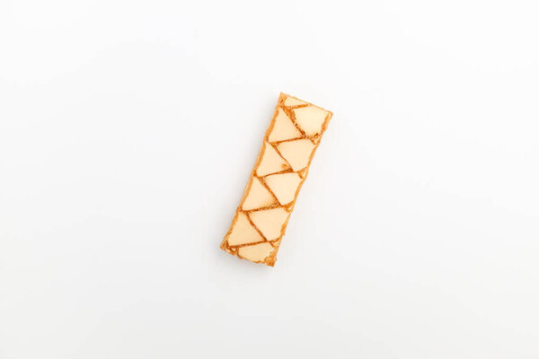 Кондитерская с абрикосовым джемом и безе. Удлиненный десерт. Сладкий и мягкий десерт