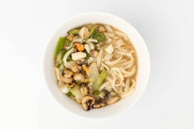 Kalamar ve istiridyeli erişte yemeği. Midyeli çorba, midye ve midye. Temiz çorba pişiriyorum.