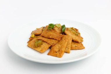 Sebze ve balık ezmesi. Baharatlı balık ezmesi. Baharatlı ve tuzlu yemek.