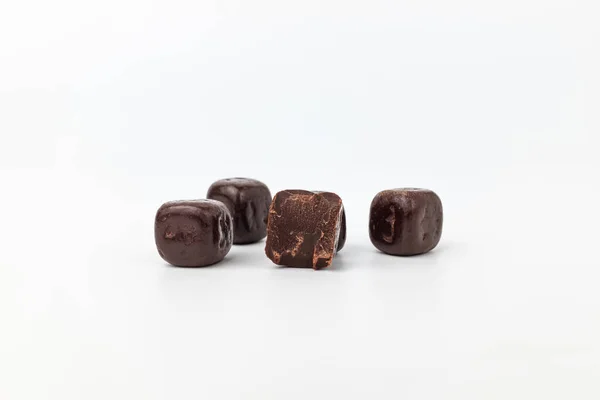 Chocolate Escuro Com Cacau Pequeno Chocolate Forma Cubo Doce Sobremesa — Fotografia de Stock