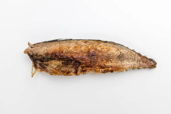 烤鲭鱼 脆油炸鲭鱼 又厚又大的鲭鱼 鱼类菜肴 — 图库照片