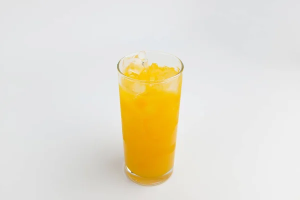 Suc Într Ceaşcă Băuturi Din Fructe Băutură Galbenă Bea Gheață — Fotografie, imagine de stoc