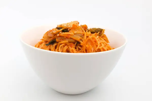 Koreanisches Essen Mit Paprikapaste Würzige Nudeln Kochen Mit Kimchi — Stockfoto