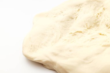 Yuvarlak hamurlu. Yumuşak ve nemli hamur. Un ve suyla karıştırılmış hamur.