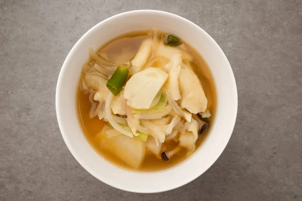 Gerichte Mit Mehlteig Asiatische Suppenteller Suppe Mit Gemüse Und Mehl — Stockfoto