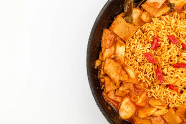 Tteokbokki Ράμεν Κορεάτικο Φαγητό Κέικ Ρυζιού Και Κέικ Ψαριού Πικάντικη — Φωτογραφία Αρχείου