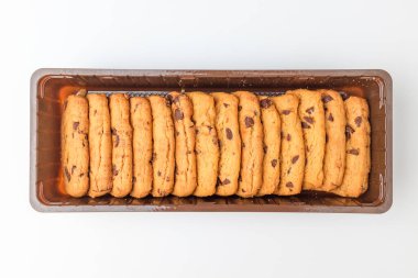 Çikolata parçacıklı kurabiyeler. Çikolatalı tatlı. Yumuşak atıştırmalıklar