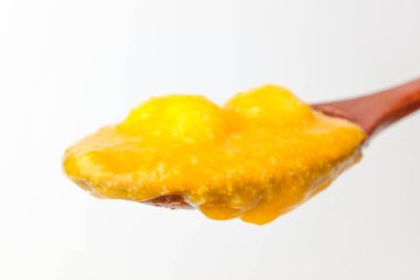 Tatlı balkabağından yapılmış bir yemek. Tatlı ve yumuşak yemekler. Tatlı balkabağından yapılmış lapa