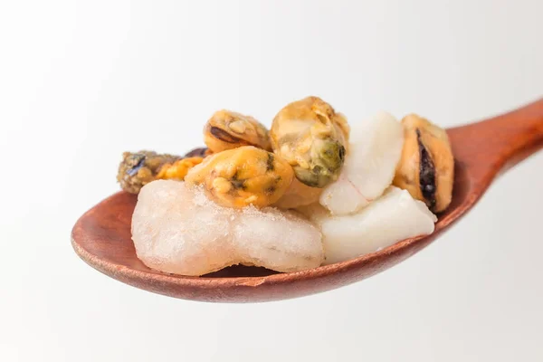 鱿鱼和贝类 扇贝和蛤蟆 冷冻食品 — 图库照片