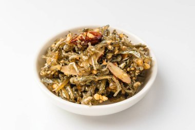 Kızarmış ançüez. Hamsi ve fındıklı yemek. Tuzlu ve tatlı yemek.