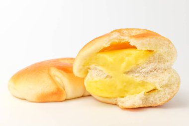 Yumuşak kremalı ekmek. Yumuşak bir dokuya sahip tatlı. Kremalı yemek.