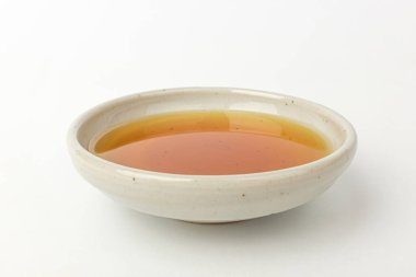 Susam tohumundan yapılmış pişirme yağı. Yemekte yağ var. Güzel kokulu yağ