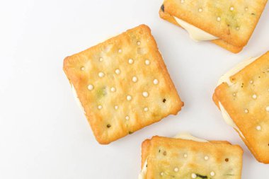 Bisküviler arasında fındık kreması. Tayvan yemek kültürü. Tatlı ve çıtır tatlı