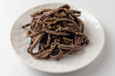 Brakken 'den yapılmış meze. Kore yemek kültürü. Sebze yemekleri.