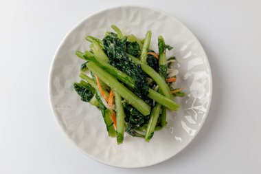 Kimchi, Yeolmu ile yapıldı. Çorbalı güzel kimchi. Kore yemek kültürü