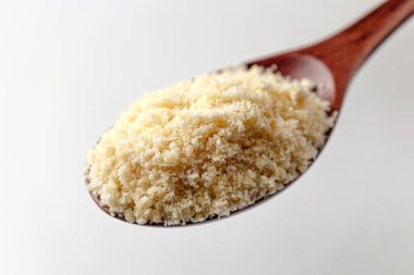 Parmesan peyniri. Güzel peynir tozu. Lezzetli ve tuzlu