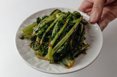 Baharatlı vejetaryen yemeği. Kore kimchi kültürü. Yeşil sebze