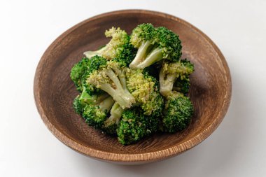 kaynamış brokoli. Soslu brokoli. hafif ve gevrek sebzeler