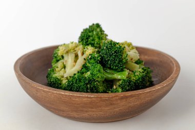 kaynamış brokoli. Soslu brokoli. hafif ve gevrek sebzeler