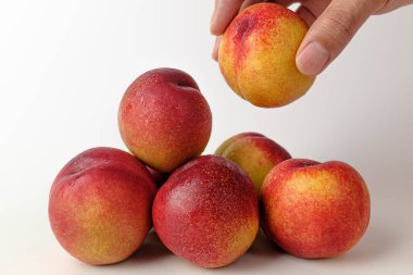 Bir çeşit şeftali. Tatlı ve ekşi meyve. meyve tatlısı