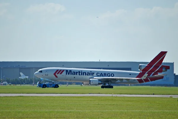 Amsterdam airport schiphol kalkan uçak. — Stok fotoğraf