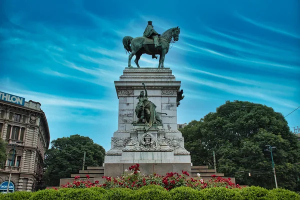 Obrovský Pomník Giuseppa Garibaldiho Monumento Giuseppe Garibaldi Před Hradem Sforza — Stock fotografie