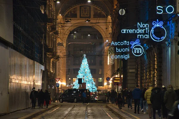 Milan Itálie 2020 Barevný Zářící Dekorativní Vánoční Stromek Swarovski Vittoriu — Stock fotografie