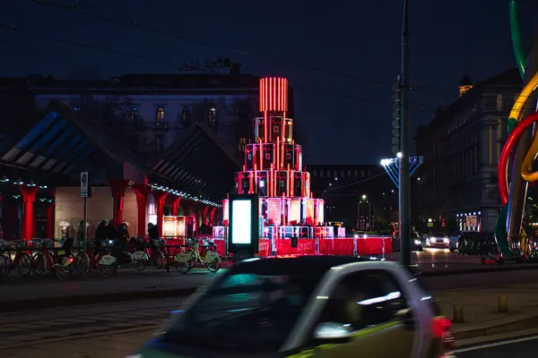 Milánó Olaszország 2020 Színes Ragyogó Dekoratív Tervező Karácsonyfa Milánó Utcáin — Stock Fotó