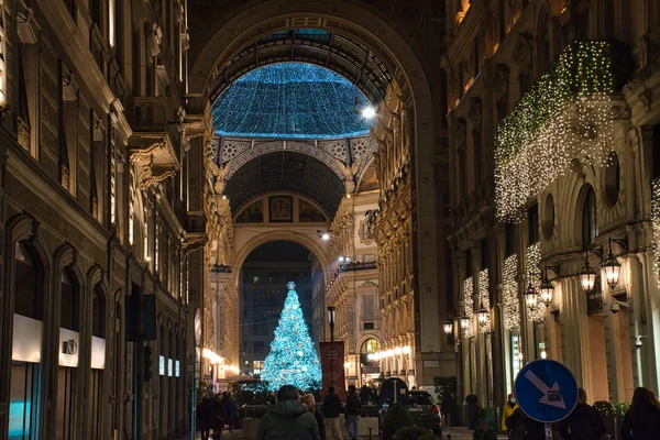 Milano Italien 2020 Färgglad Glödande Dekorativ Swarovski Julgran Vittorio Emanuele — Stockfoto