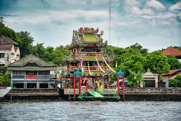 泰国曼谷08 2019年Chao Phraya河岸具有传统泰国人建筑的建筑物 — 图库照片