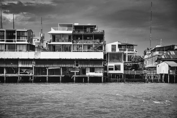 Velhas Madeira Casas Tradicionais Bangkok Chinatown Lado Rio Chao Phraya — Fotografia de Stock