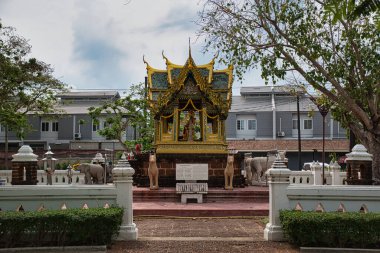 Bangkok, Tayland 04.04.2021 Antik Siyam veya Antik Şehir veya Mueang Boran, 116 ünlü anıt ve mimari etkinliğin yer aldığı dünyanın en büyük açık hava müze parkı.