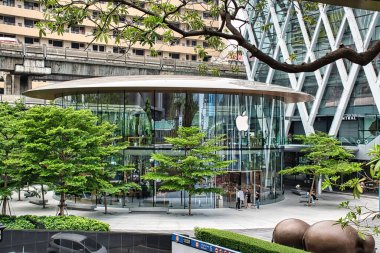 Bangkok, Tayland 04.28.2021 Merkez Dünya Alışveriş Merkezi Bangkok 'taki 2. Elma Mağazası