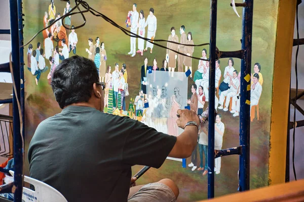 Bangkok Thailand 2021 Aziatische Kunstenaar Herstelt Traditionele Schilderkunst — Stockfoto
