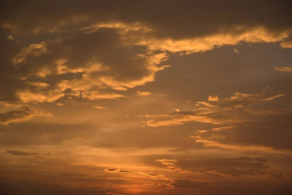 Belo Deslumbrante Céu Dourado Durante Pôr Sol Ponto Vista Histórico — Fotografia de Stock