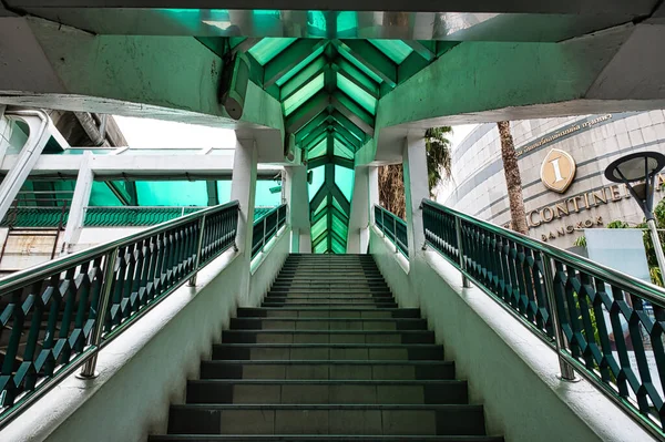 Escadaria Vazia Estação Ferroviária Céu Bts Com Topo Verde Banguecoque — Fotografia de Stock