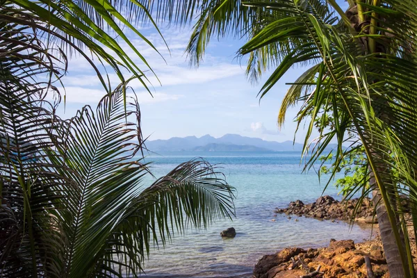 mavi deniz mavi gökyüzü ve mavi Adaları