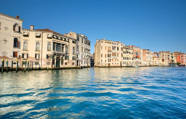 Casas Históricas Con Reflejos Agua Del Gran Canal Venecia Italia — Foto de Stock