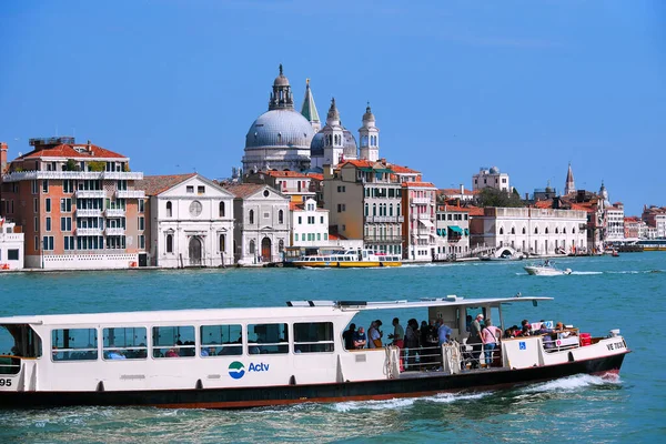 Venecia Italia Septiembre 2020 Laguna Venecia Con Cúpula Campanario Iglesia —  Fotos de Stock