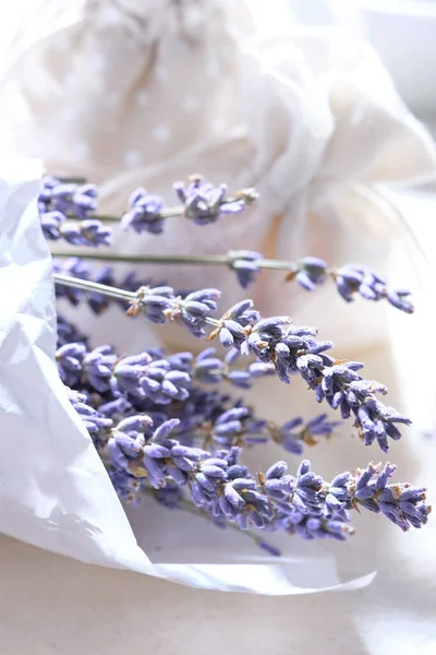 Gros Plan Sur Les Fleurs Lavande Sèches Papier Calque Blanc — Photo