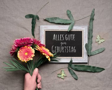 Alman metni Alles gute zum Geburtstag tahtada 