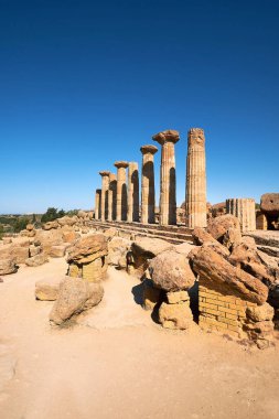 Herkül ya da Herkül tapınağı, İtalyanca Tempio di Eracle olarak bilinir. Şimdi sadece sekiz sütunu kaldı. Tapınaklar Vadisi, Agrigento, Sicilya, İtalya.