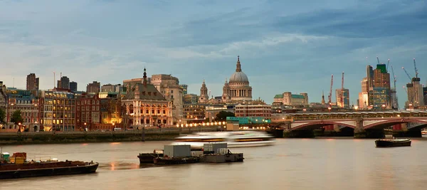 Londen Verenigd Koninkrijk Panoramisch Uitzicht Theems Met Paul Cathedral Skyscapers — Stockfoto