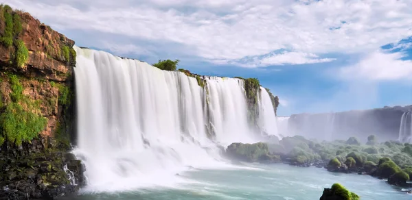 Wodospady Iguazu Argentynie Widok Diabelskich Ust Panoramiczny Widok Wielu Majestatycznych — Zdjęcie stockowe